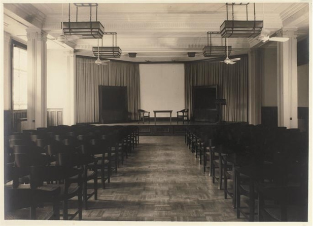 ͼΪ��ʿ��ҽѧ�о�Ժ�Ĵ����ã���������������������ľ�ذ壬�����������������е���.jpg