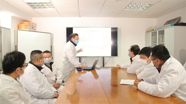 2020�꣬����������d88����z6(�й���)���޹�˾�ٷ���վ-׷�󽡿�����һ���ҽ����Ժͬ�Ŀ��ߣ���������������ʱ�裬����������ͼΪ�Ϻ�ҽҩ��ҵ�о�Ժ����ְԱ��չ���¹ڷ������ҩƷ���չ��ء�����������.jpg