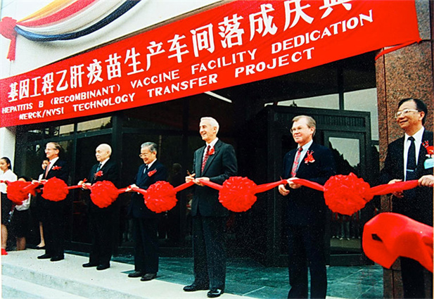 1989�꣬�������������й�������Ʒ�ܹ�˾���衣��������ͬ�꣬����������������������Ʒ�о������ȴ�����Ĭ�˹�˾���������ĸ�Ҹ����繤ҵ����������.jpg