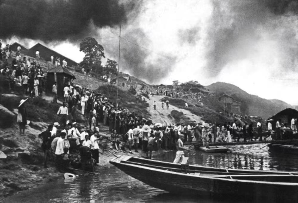 1937�꿹��ս����ȫ���������������龭��������ｨ������ҩ�� (����ҩҵ��ǰ��)��������������������ҩƷ��Ҫ��Ӧ��ս������ս���ӡ�ҽԺ������������8�꿹սʱ�������������龭��Ϊ����ս�������ٸ�ʦ�����ϵ�λ�ṩ�˴�������ҩƷ����������ͨ��ҩƷֱ�����۸��������򵼵ġ�սʱҩƷ˾��ίԱ�ᡱ����������������ҩ��Ϊ��ȡ����ս������ȫʤ����������ʷ���Т˳����������.jpg