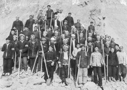 1960��2�£���������ɽ��ʡƽ½����·����ʳ���ж������������й�ҽҩ��˾�����ɹ���Ӧվ��d88����z6(�й���)���޹�˾�ٷ���վ-׷�󽡿�����һ��ɹɷݱ�����˾ǰ����ʵʱ���ҩƷ����������������61������